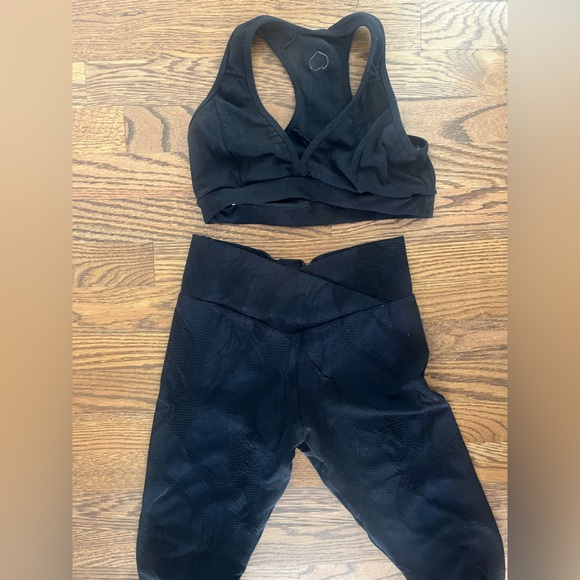 Booty By Brabants Athletic Set - Picture 2 of 5